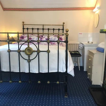 بيت للعطل Cummins Ballycrossaun