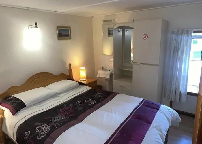 Cummins * Ballycrossaun